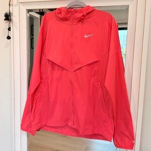 NWOT Nike Windrunner Repel Running Jacket